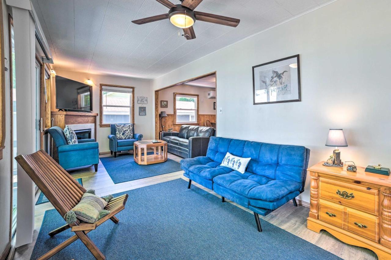 East Tawas Lakefront Getaway With Kayaks And Deck Exterior photo